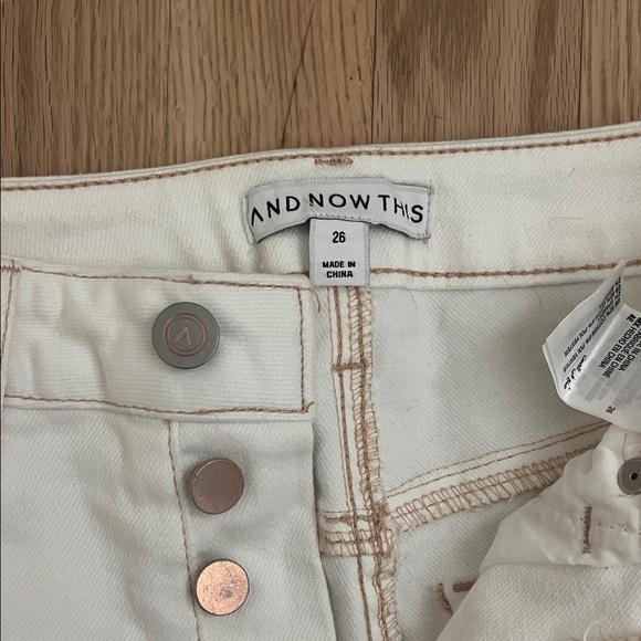 Elegant Cream Straight Leg Jeans for Women - Picture 2 of 5